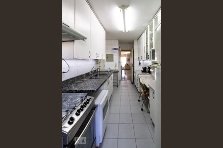Apartamento à venda com 92m², 2 quartos e 2 vagasCozinha