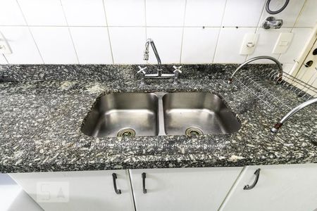 Apartamento à venda com 92m², 2 quartos e 2 vagasCozinha