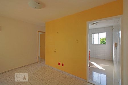 Sala de apartamento para alugar com 2 quartos, 70m² em Jardim da Gloria, Cotia