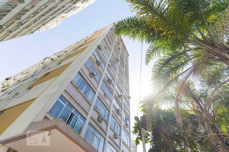 Studio à venda com 20m², 1 quarto e sem vaga Studio à venda com 20m², 1 quarto e sem vagaFachada