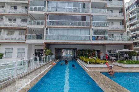 Apartamento para alugar com 74m², 2 quartos e 1 vagaÁrea Comum - Piscina