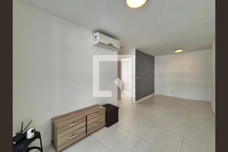 Sala de apartamento à venda com 2 quartos, 74m² em Recreio dos Bandeirantes, Rio de Janeiro