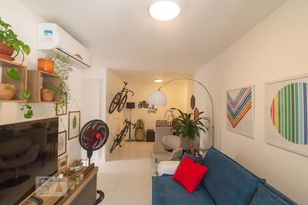Sala de apartamento para alugar com 2 quartos, 74m² em Recreio dos Bandeirantes, Rio de Janeiro