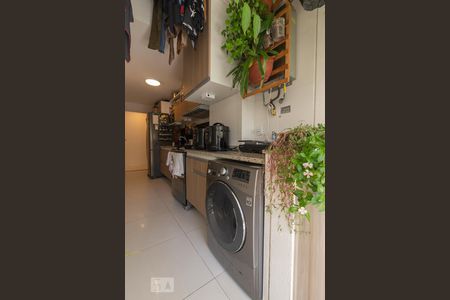 Apartamento para alugar com 74m², 2 quartos e 1 vagaÁrea de Serviço