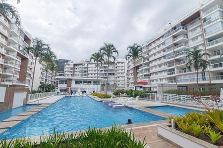 Apartamento para alugar com 74m², 2 quartos e 1 vagaÁrea Comum - Piscina