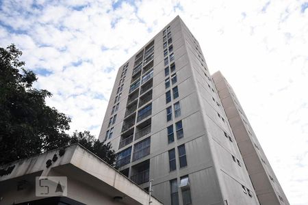 Apartamento à venda com 70m², 2 quartos e 1 vagaFachada