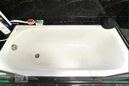 Casa à venda com 161m², 3 quartos e 2 vagasBanheiro da Suite - Banheira