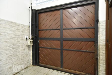 Casa à venda com 161m², 3 quartos e 2 vagasGaragem - Porta Automática