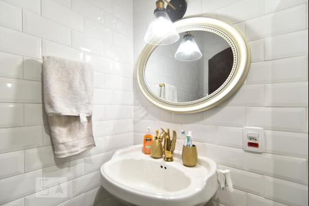 Casa à venda com 161m², 3 quartos e 2 vagasBanheiro Geral - Pia e Espelho