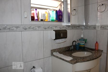 Casa à venda com 250m², 2 quartos e 2 vagasBanheiro