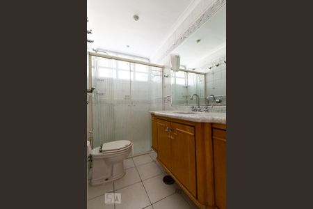 Apartamento para alugar com 184m², 3 quartos e 1 vaga Apartamento para alugar com 184m², 3 quartos e 1 vagaBanheiro