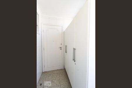 Apartamento para alugar com 184m², 3 quartos e 1 vaga Apartamento para alugar com 184m², 3 quartos e 1 vagaÁrea de Serviço - Entrada