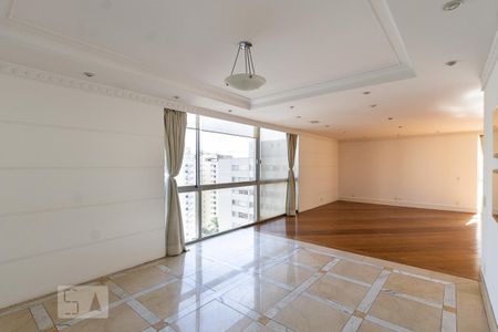 Apartamento para alugar com 184m², 3 quartos e 1 vaga Apartamento para alugar com 184m², 3 quartos e 1 vagaSala