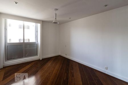 Apartamento para alugar com 184m², 3 quartos e 1 vaga Apartamento para alugar com 184m², 3 quartos e 1 vagaSuíte