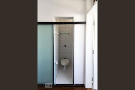 Apartamento para alugar com 184m², 3 quartos e 1 vaga Apartamento para alugar com 184m², 3 quartos e 1 vagaQuarto e banheiro de serviço