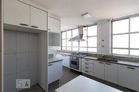 Apartamento para alugar com 184m², 3 quartos e 1 vaga Apartamento para alugar com 184m², 3 quartos e 1 vagaCozinha