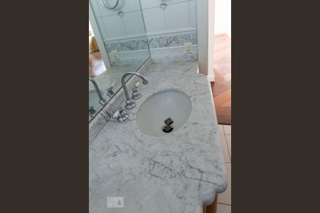 Apartamento para alugar com 184m², 3 quartos e 1 vaga Apartamento para alugar com 184m², 3 quartos e 1 vagaBanheiro - Pia