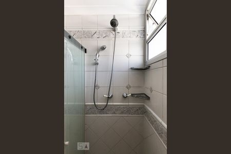 Apartamento para alugar com 184m², 3 quartos e 1 vaga Apartamento para alugar com 184m², 3 quartos e 1 vagaBanheiro - Chuveiro