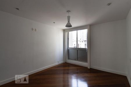 Apartamento para alugar com 184m², 3 quartos e 1 vaga Apartamento para alugar com 184m², 3 quartos e 1 vagaSuíte