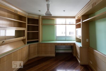 Apartamento para alugar com 184m², 3 quartos e 1 vaga Apartamento para alugar com 184m², 3 quartos e 1 vagaQuarto 2