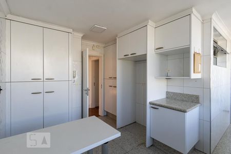 Apartamento para alugar com 184m², 3 quartos e 1 vaga Apartamento para alugar com 184m², 3 quartos e 1 vagaCozinha