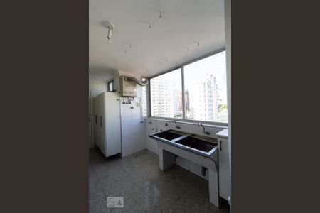 Apartamento para alugar com 184m², 3 quartos e 1 vaga Apartamento para alugar com 184m², 3 quartos e 1 vagaÁrea de Serviço