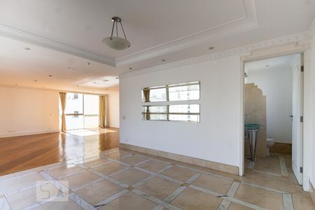 Apartamento para alugar com 184m², 3 quartos e 1 vaga Apartamento para alugar com 184m², 3 quartos e 1 vagaSala