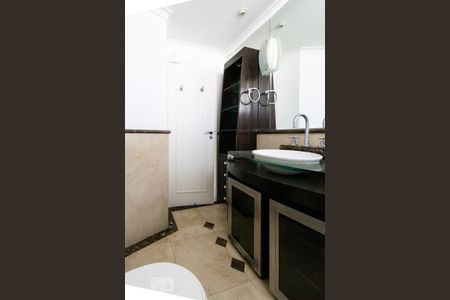 Apartamento para alugar com 184m², 3 quartos e 1 vaga Apartamento para alugar com 184m², 3 quartos e 1 vagaBanheiro da Suite