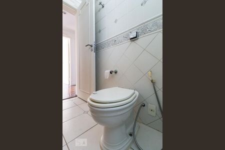 Apartamento para alugar com 184m², 3 quartos e 1 vaga Apartamento para alugar com 184m², 3 quartos e 1 vagaBanheiro