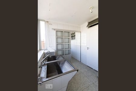 Apartamento para alugar com 184m², 3 quartos e 1 vaga Apartamento para alugar com 184m², 3 quartos e 1 vagaÁrea de Serviço