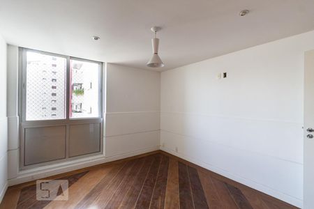 Apartamento para alugar com 184m², 3 quartos e 1 vaga Apartamento para alugar com 184m², 3 quartos e 1 vagaQuarto 1