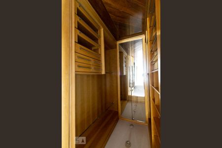 Apartamento para alugar com 184m², 3 quartos e 1 vaga Apartamento para alugar com 184m², 3 quartos e 1 vagaSuíte