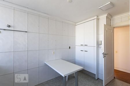 Apartamento para alugar com 184m², 3 quartos e 1 vaga Apartamento para alugar com 184m², 3 quartos e 1 vagaCozinha