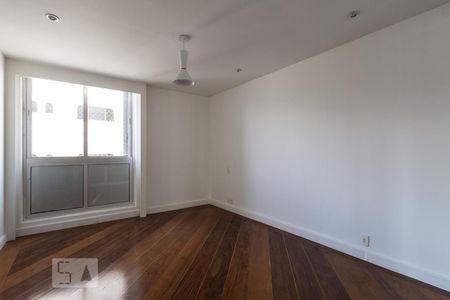 Apartamento para alugar com 184m², 3 quartos e 1 vaga Apartamento para alugar com 184m², 3 quartos e 1 vagaSuíte