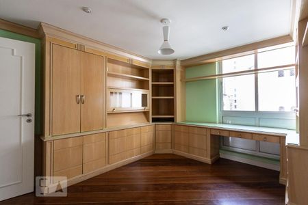 Apartamento para alugar com 184m², 3 quartos e 1 vaga Apartamento para alugar com 184m², 3 quartos e 1 vagaQuarto 2