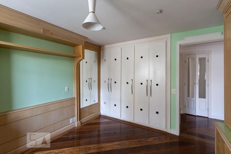 Apartamento para alugar com 184m², 3 quartos e 1 vaga Apartamento para alugar com 184m², 3 quartos e 1 vagaQuarto 2