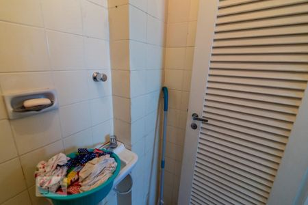 Apartamento à venda com 214m², 3 quartos e 3 vagasBanheiro de Serviço