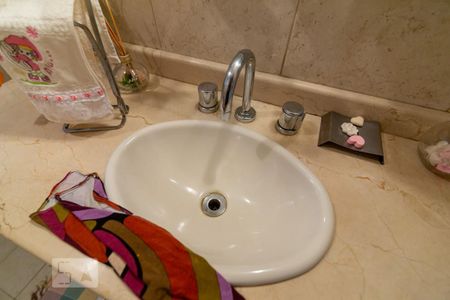 Apartamento à venda com 214m², 3 quartos e 3 vagasBanheiro 1 