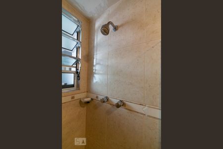 Apartamento à venda com 214m², 3 quartos e 3 vagasBanheiro 1 