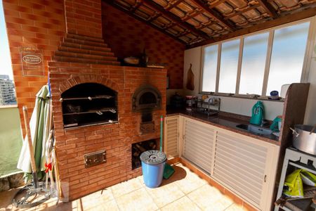 Apartamento à venda com 214m², 3 quartos e 3 vagasChurrasqueira Privativa