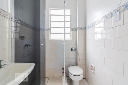 Banheiro de apartamento para alugar com 1 quarto, 43m² em Centro Histórico, Porto Alegre