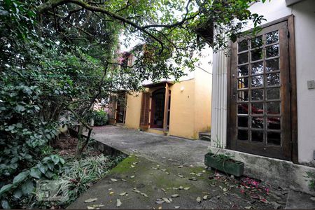 Casa à venda com 550m², 5 quartos e 1 vagaQuintal 