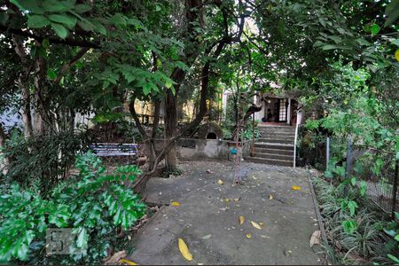 Casa à venda com 550m², 5 quartos e 1 vagaQuintal 