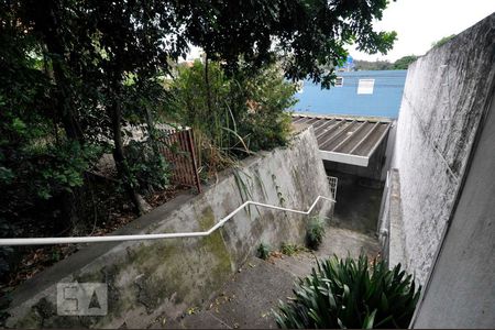 Casa à venda com 550m², 5 quartos e 1 vagaEscadas p/ Garagem 