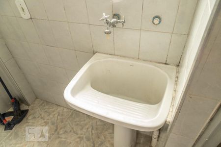 Casa à venda com 220m², 3 quartos e 2 vagas Casa à venda com 220m², 3 quartos e 2 vagasÁrea de Serviço