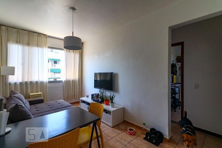 Sala de apartamento para alugar com 2 quartos, 52m² em Barra da Tijuca, Rio de Janeiro
