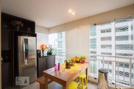 Cozinha de apartamento à venda com 2 quartos, 74m² em Cidade Monções, São Paulo