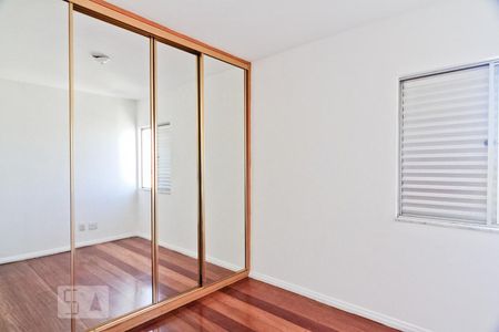 Quarto 2 de apartamento para alugar com 2 quartos, 58m² em Parque Maria Domitila, São Paulo