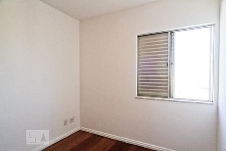 Quarto 1 de apartamento para alugar com 2 quartos, 58m² em Parque Maria Domitila, São Paulo