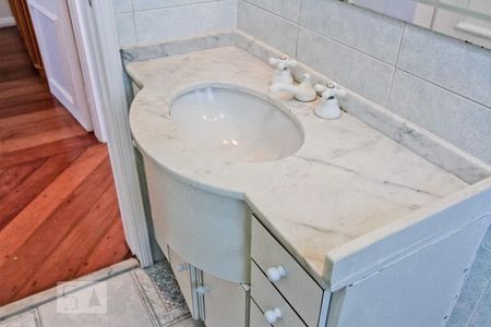 Apartamento para alugar com 58m², 2 quartos e 1 vaga Apartamento para alugar com 58m², 2 quartos e 1 vagaBanheiro